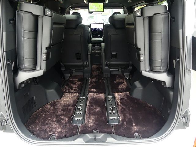 TOYOTA VELLFIRE  HYBRID 4WD 2023 Image 31