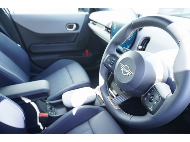 BMW MINI COOPER 5DOOR 2025 Image 31