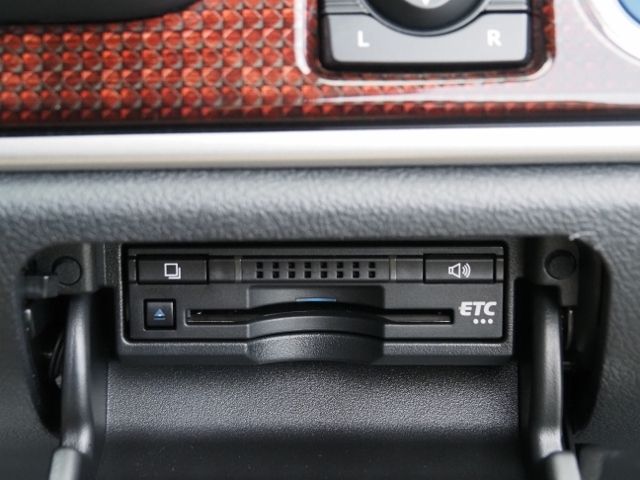 TOYOTA CROWN SEDAN HYBRID 4 2016 Image 31