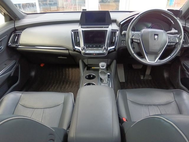 TOYOTA CROWN SEDAN HYBRID 2019 Image 31