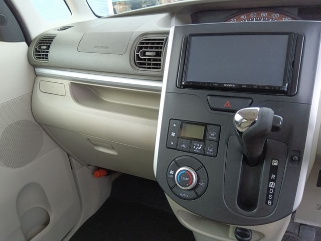 DAIHATSU TANTO 2014 Image 31