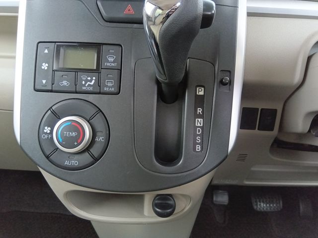 DAIHATSU TANTO 2014 Image 31