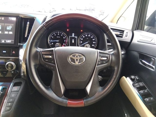 TOYOTA VELLFIRE 4WD 2017 Image 31