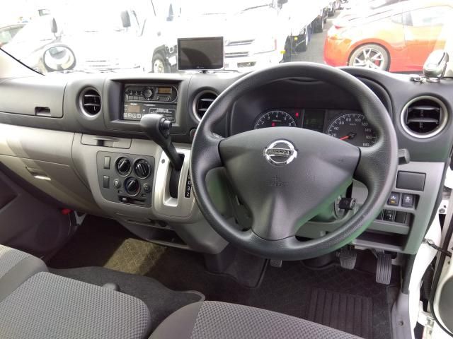 NISSAN NV350 CARAVAN 2019 Image 31