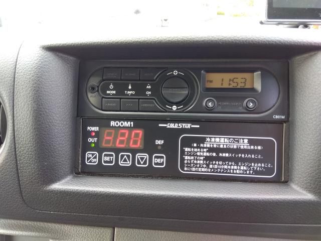 NISSAN NV350 CARAVAN 2019 Image 31