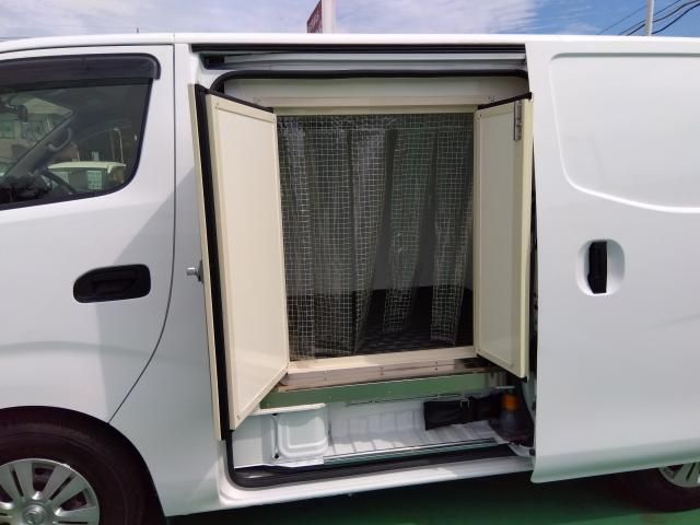 NISSAN NV350 CARAVAN 2019 Image 31