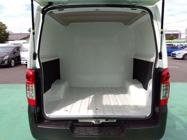 NISSAN NV350 CARAVAN 2019 Image 31