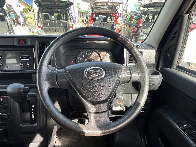 DAIHATSU HIJET DECKVAN 2018 Image 31