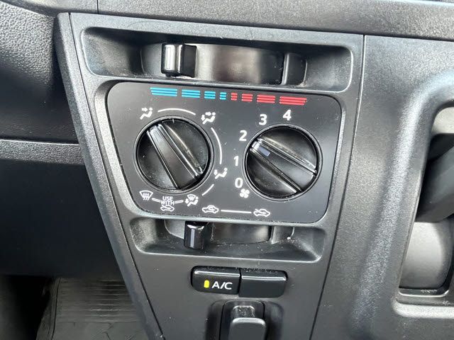 DAIHATSU HIJET DECKVAN 2018 Image 31