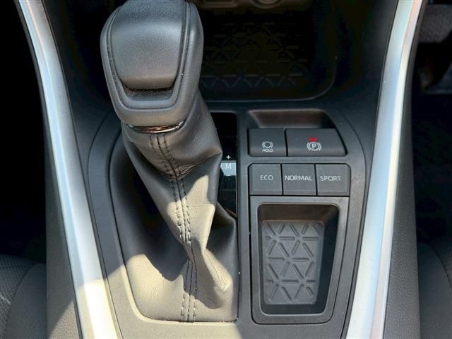 TOYOTA RAV4 2WD 2022 Image 31