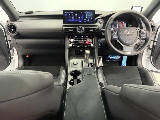 TOYOTA LEXUS IS300H 2022 Image 31
