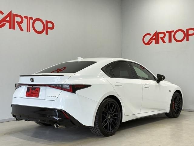 TOYOTA LEXUS IS300H 2022 Image 31