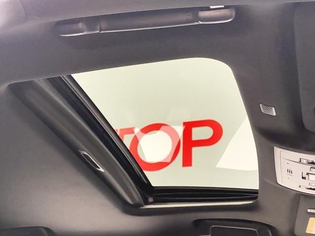 TOYOTA LEXUS IS300H 2022 Image 31