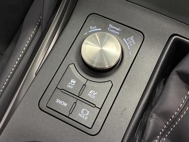 TOYOTA LEXUS IS300H 2022 Image 31