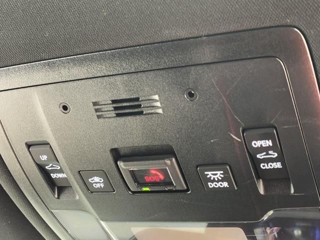 TOYOTA LEXUS IS300H 2022 Image 31