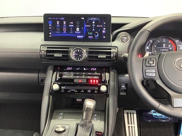 TOYOTA LEXUS IS300H 2022 Image 31