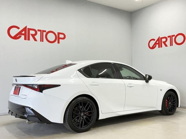 TOYOTA LEXUS IS300H 2022 Image 31