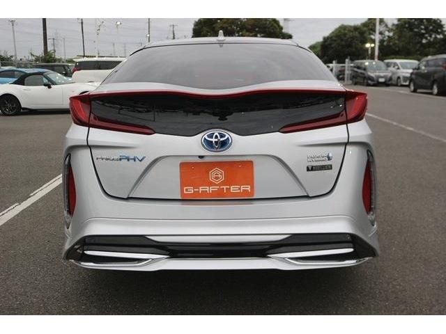 TOYOTA PRIUS PHV 2017 Image 31