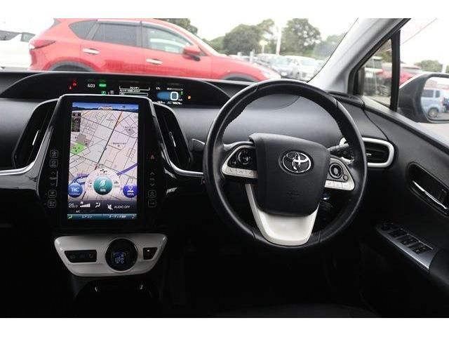 TOYOTA PRIUS PHV 2017 Image 31