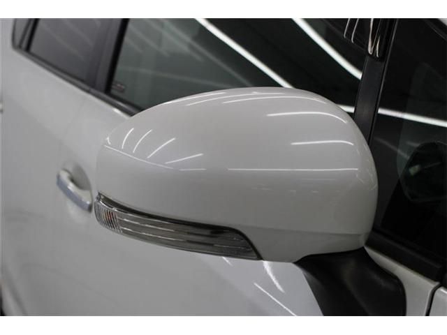 TOYOTA PRIUS ALPHA 2015 Image 31