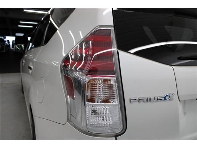 TOYOTA PRIUS ALPHA 2015 Image 31