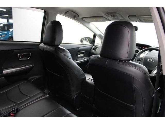 TOYOTA PRIUS ALPHA 2015 Image 31