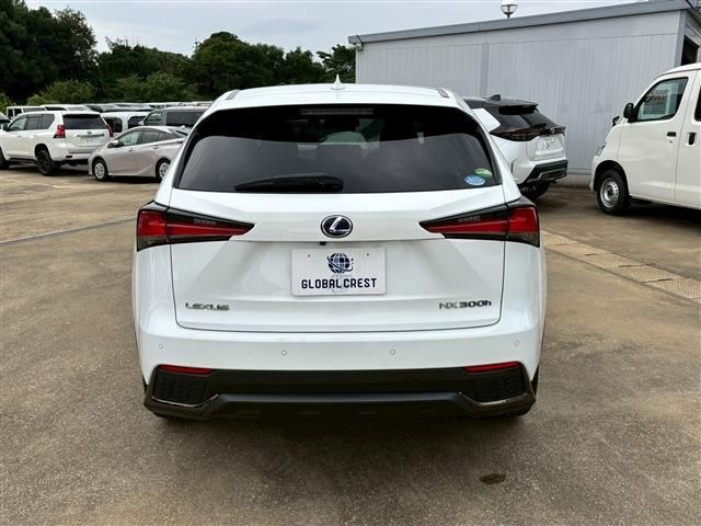 TOYOTA LEXUS NX300H 2019 Image 31