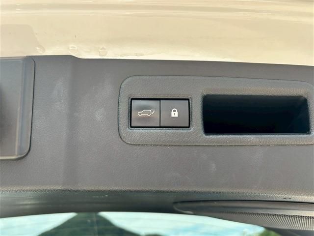 TOYOTA LEXUS NX300H 2019 Image 31