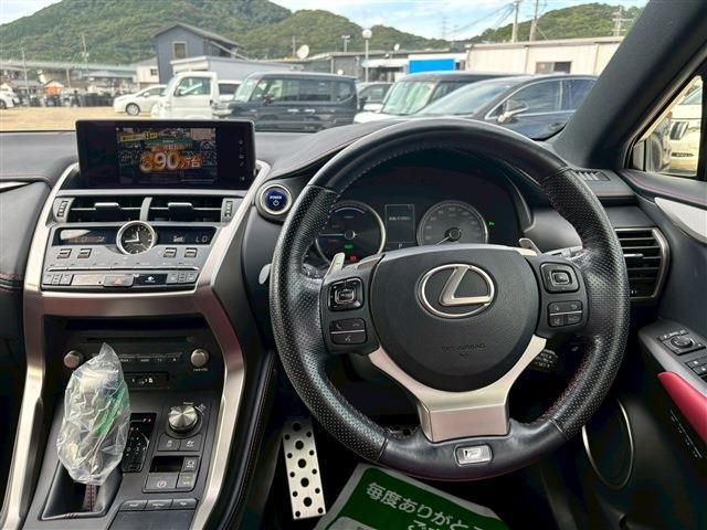 TOYOTA LEXUS NX300H 2019 Image 31