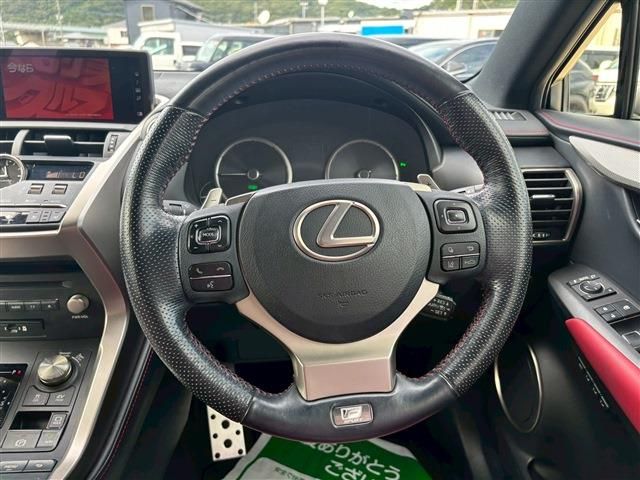 TOYOTA LEXUS NX300H 2019 Image 31