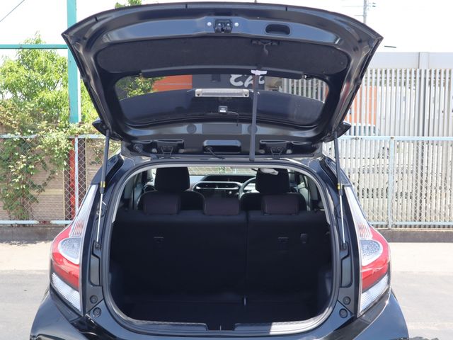 TOYOTA AQUA 2018 Image 31