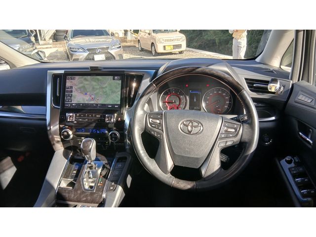 TOYOTA VELLFIRE 2018 Image 31