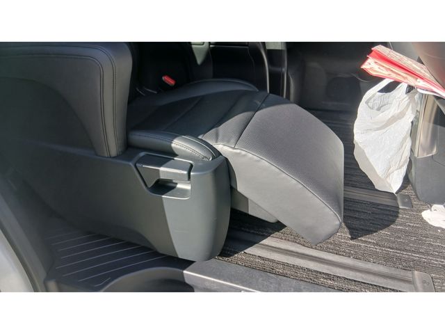 TOYOTA VELLFIRE 2018 Image 31