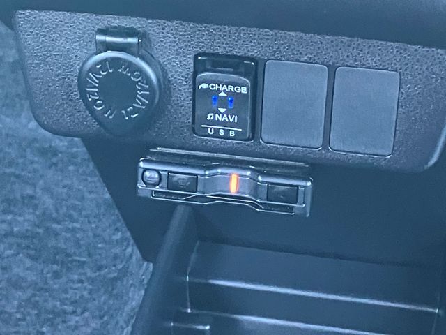 DAIHATSU MIRA E:S 4WD 2022 Image 31