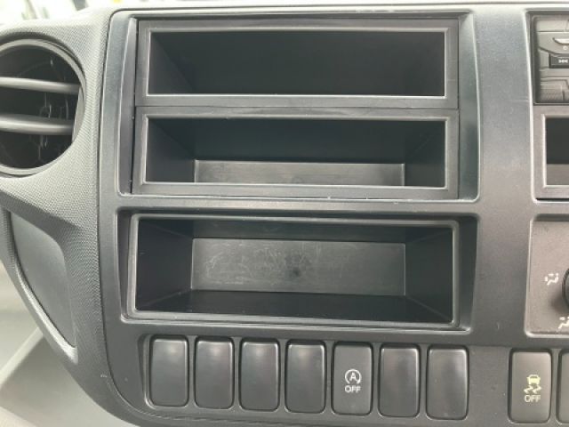 HINO DUTRO 2020 Image 31