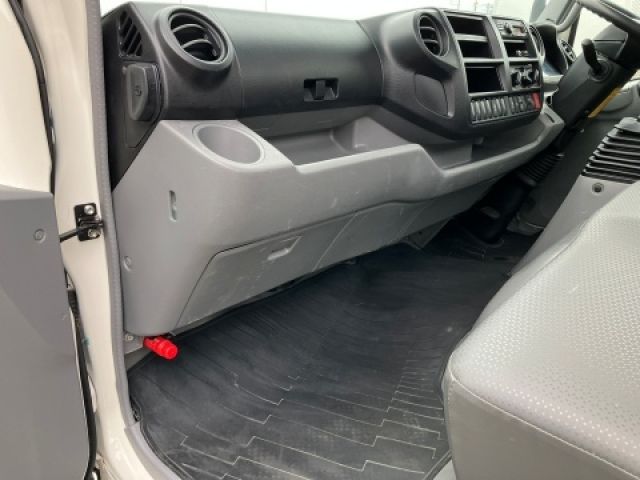 HINO DUTRO 2020 Image 31