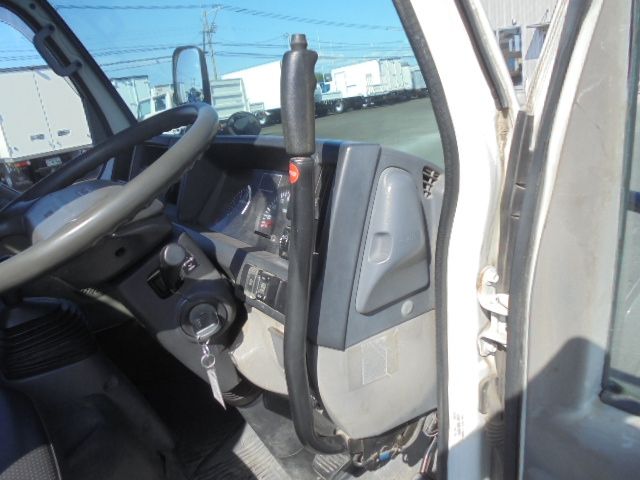 ISUZU ELF 2012 Image 31