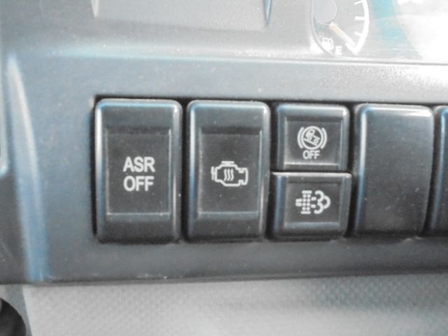 ISUZU ELF 2012 Image 31