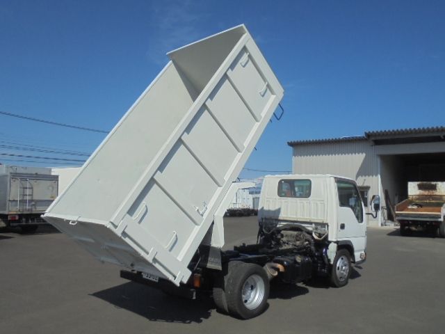 ISUZU ELF 2012 Image 31