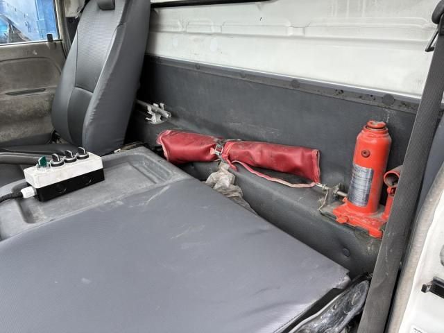 ISUZU ELF 2007 Image 31