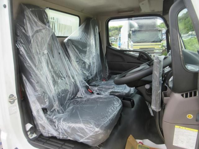 MITSUBISHI CANTER 2025 Image 31