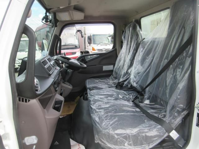 MITSUBISHI CANTER 2025 Image 31