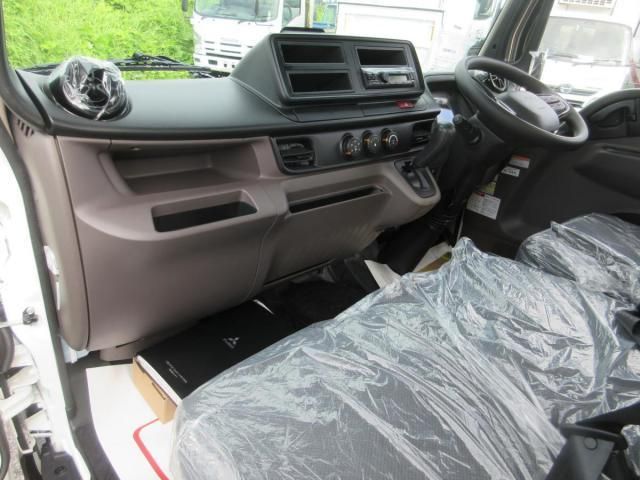 MITSUBISHI CANTER 2025 Image 31