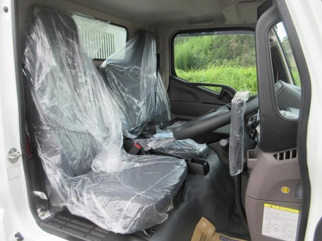 MITSUBISHI CANTER 2025 Image 31