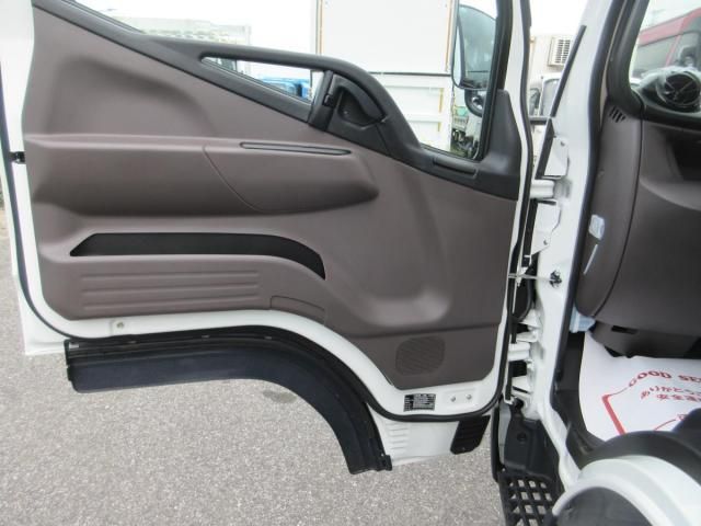 MITSUBISHI CANTER 2025 Image 31