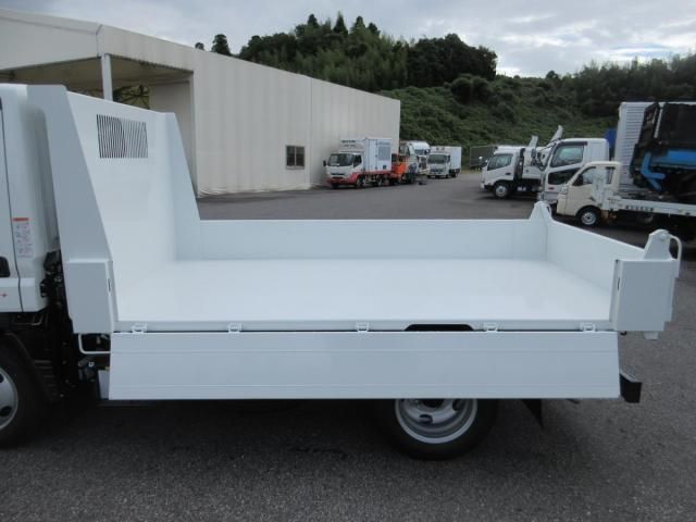 MITSUBISHI CANTER 2025 Image 31