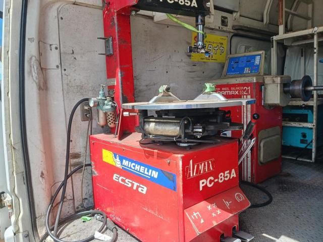 ISUZU ELF 1999 Image 31