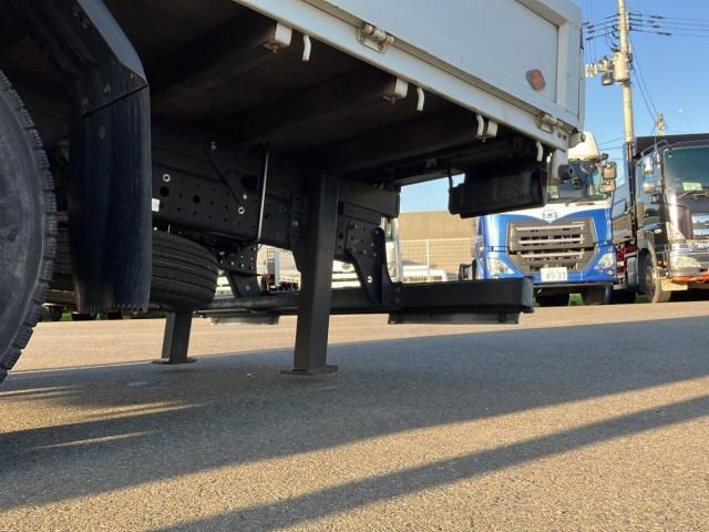 MITSUBISHI CANTER 2017 Image 31