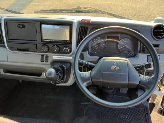 MITSUBISHI CANTER 2017 Image 31