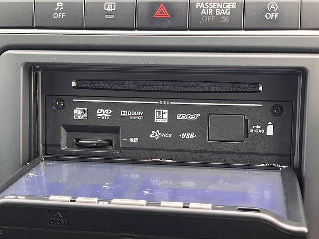 VOLKSWAGEN POLO 2012 Image 31